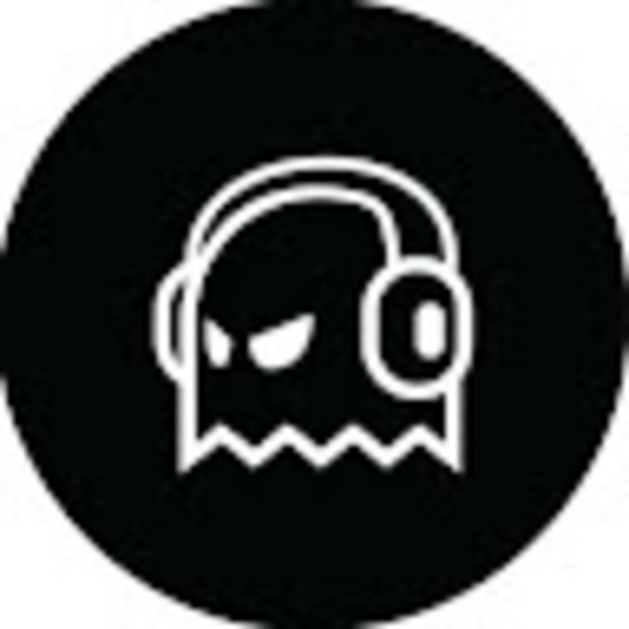 Profile Picture of Ariel Zeltzer (@arielzeltzer) on Poshmark