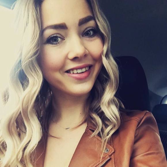 Profile Picture of Caitlin Hopper (@caitlinhoppe426) on Poshmark