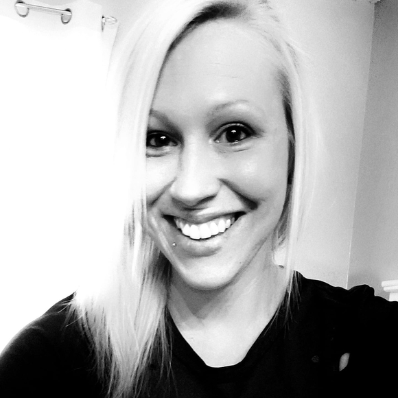 Profile Picture of Christen Dreiling (@christen_w_73) on Poshmark