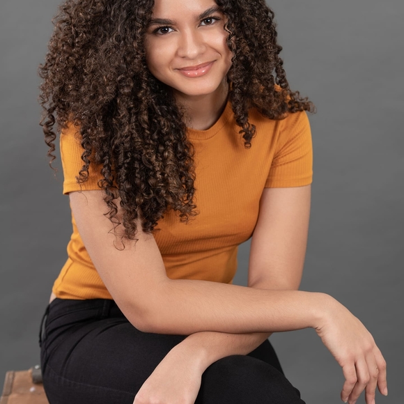 Profile Picture of Jasmin Delongchamp (@soraya2200) on Poshmark