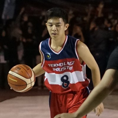 Profile Picture of Michael Kenny Varian (@McKenvar) on Twitter