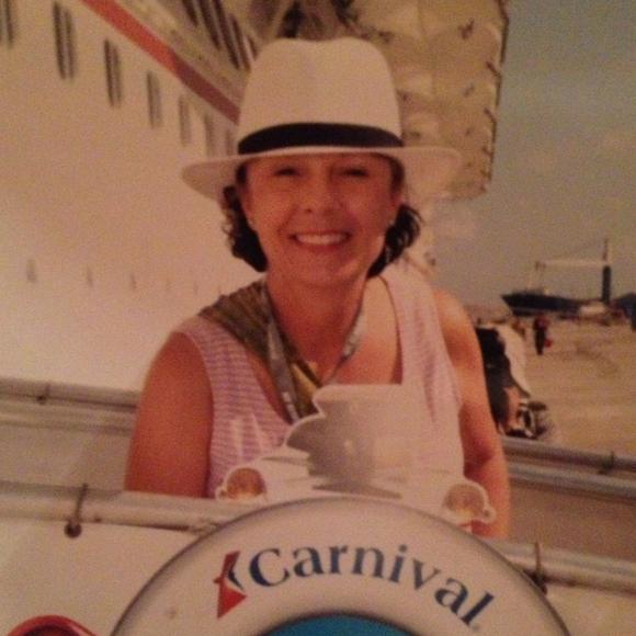 Profile Picture of Connie Poppell (@poppellc) on Poshmark