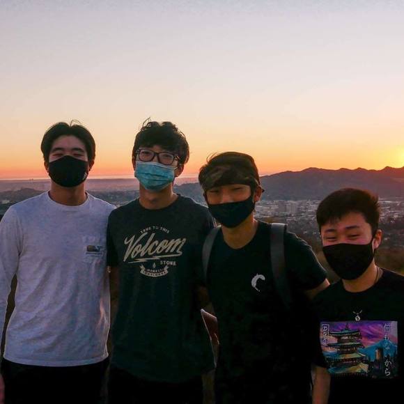 Profile Picture of Daniel Choi (@danielchoi758) on Poshmark