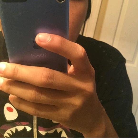 Profile Picture of David Ambrocio (@ambrocioo) on Poshmark