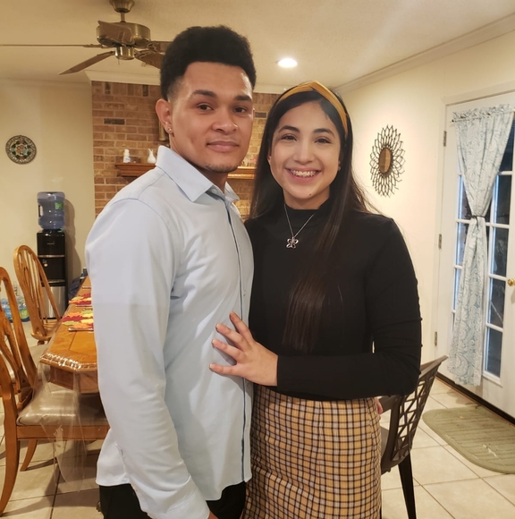 Profile Picture of Ariel Salinas (@arielsalinas) on Poshmark