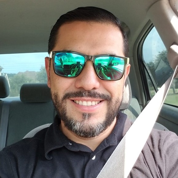 Profile Picture of Axel Castillo (@axelespa2018) on Poshmark