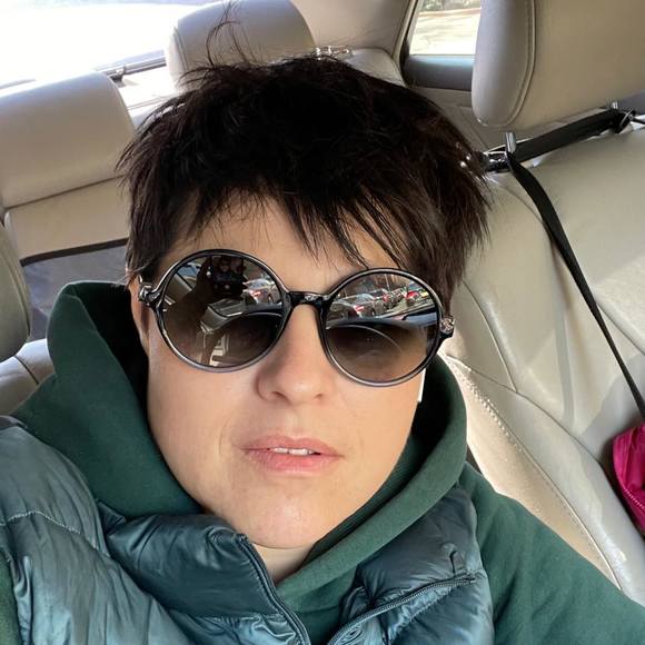 Profile Picture of Liza Drapkina (@lizadrapkina) on Poshmark