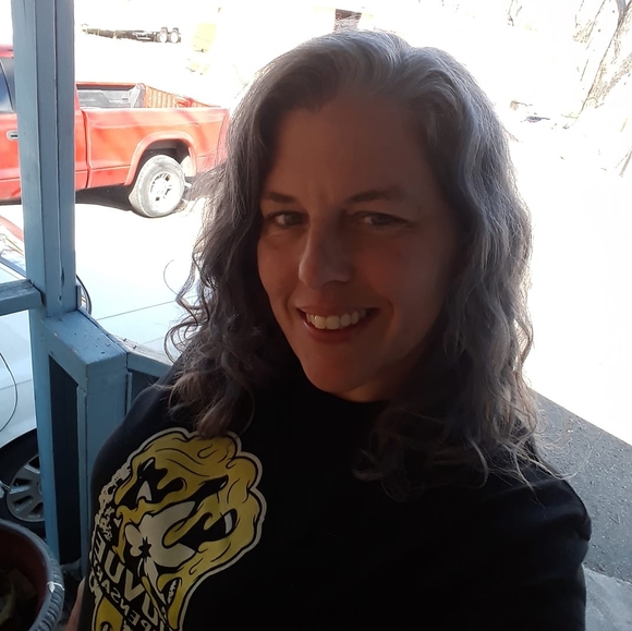 Profile Picture of Gidget Kozacek (@gidgetkozacek) on Poshmark