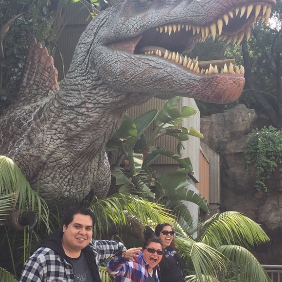 Profile Picture of Marci Manzano (@marcimanzano) on Poshmark