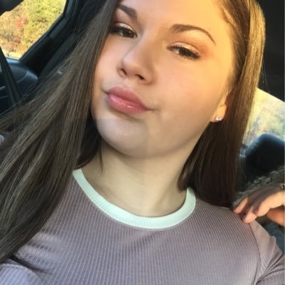 Profile Picture of Syeeeeee  ⚡️ (@chanda_murphy) on Twitter