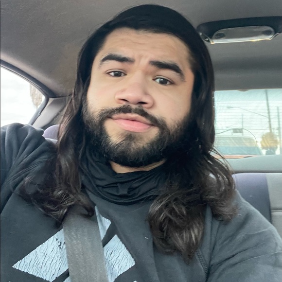 Profile Picture of Shawn Luna (@shawn_luna) on Poshmark