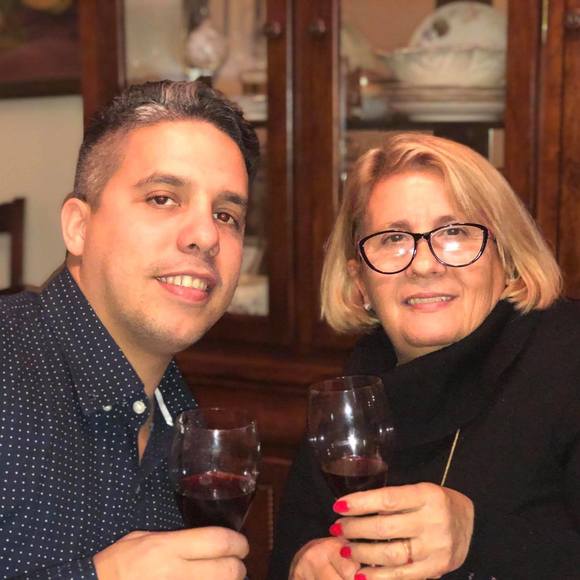 Profile Picture of Gloria irene Baños (@gloriamantuana) on Poshmark