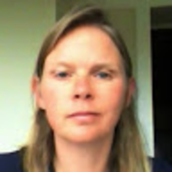 Profile Picture of Amanda Chapman (@amandachapma987) on Poshmark