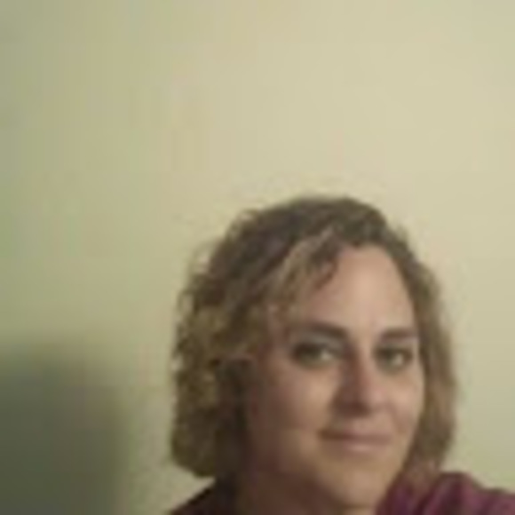 Profile Picture of Kim Peyton (@kpeyton0704) on Poshmark