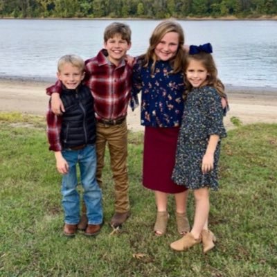 Profile Picture of Pam Ivey (@PamIvey12) on Twitter