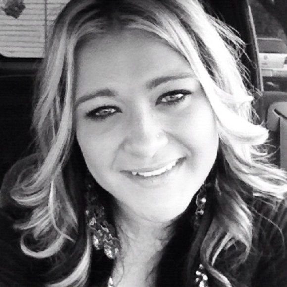 Profile Picture of Danielle Mcgregor (@danni28) on Poshmark