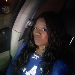 Profile Picture of Roshelle Moore (@Mowet31) on Twitter