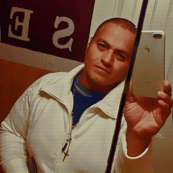 Profile Picture of Tony Guzman (@suleyka767) on Poshmark