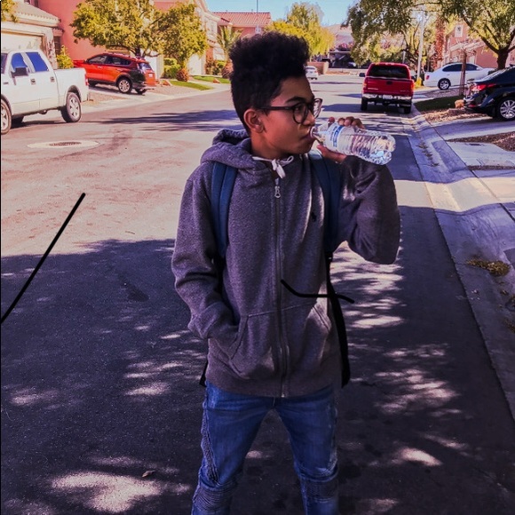 Profile Picture of Joshua Handy (@joshuahandy671) on Poshmark