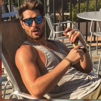Profile Picture of Andrew Kane Coombs (@andrew_tarver) on Twitter