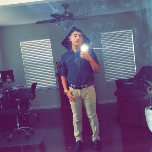 Tony Lozano - Poshmark Profile Picture of Tony Lozano (@tonylozano10) on Poshmark