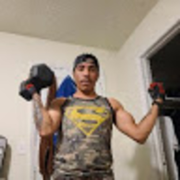 Profile Picture of Andresito Andresito (@andresito_a) on Poshmark