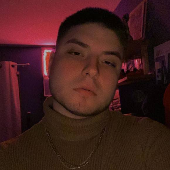 Profile Picture of Sergio Lucio (@slucio524) on Poshmark