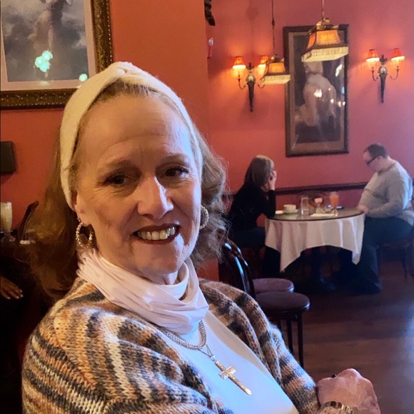 Profile Picture of Sandi Corbalis (@scorbalis8) on Poshmark