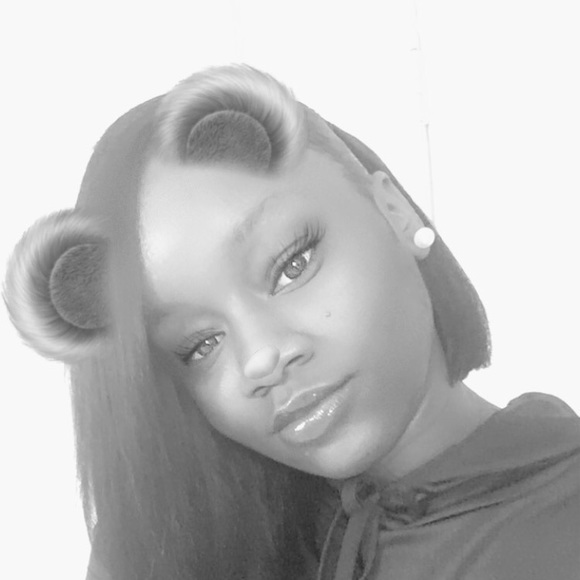 Profile Picture of Tonesha Clemmons (@tclemmons12) on Poshmark