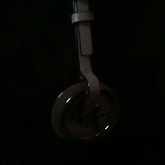 Profile Picture of Crystal Hanes (@chanes34) on Poshmark