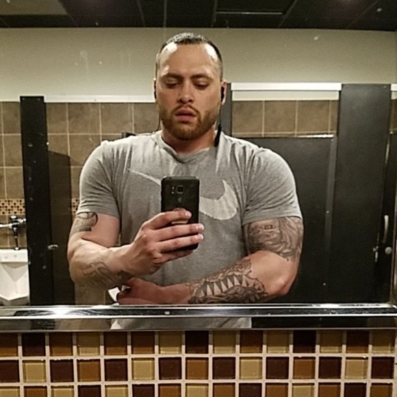 Profile Picture of Andrew Frausto (@drewfrausto) on Poshmark