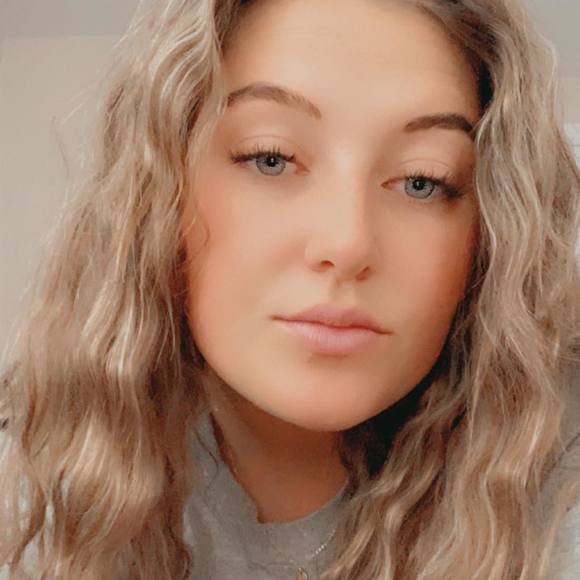 Profile Picture of Kylee Layne (@kylee_layne) on Poshmark