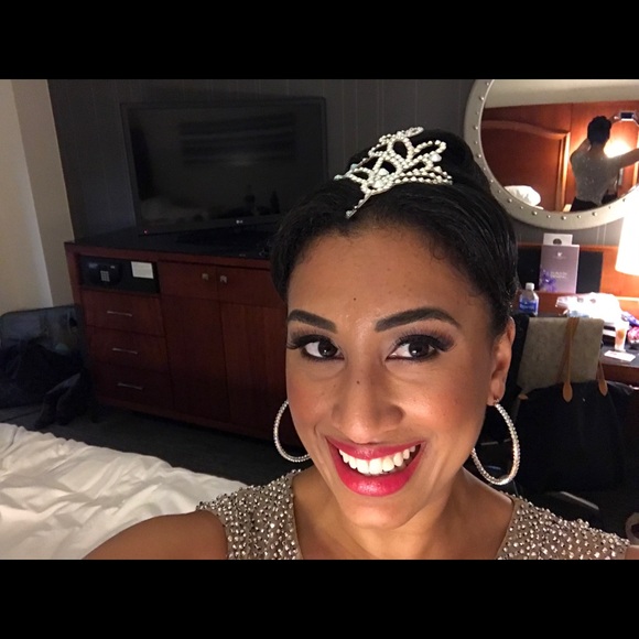 Profile Picture of Luz Ellis (@lellis87) on Poshmark