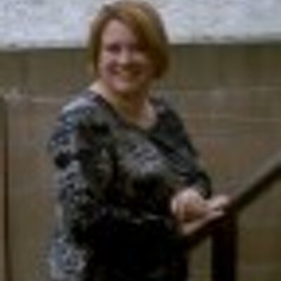 Profile Picture of Lori Armstrong (@echoe63) on Twitter