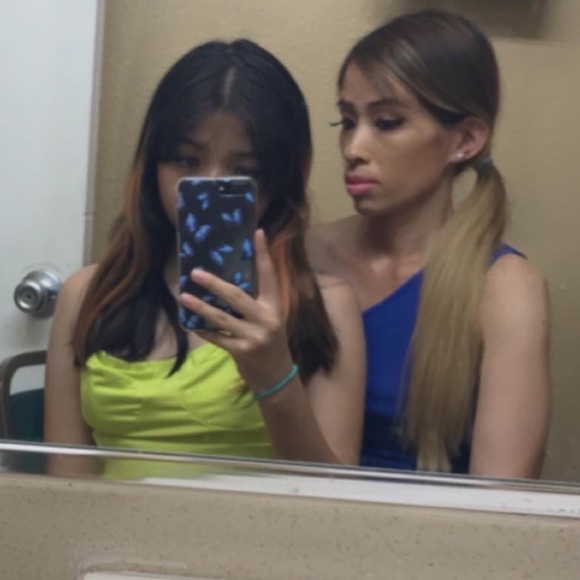 Profile Picture of Cuc Le (@ari4l) on Poshmark