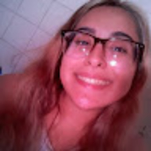 Profile Picture of Britney Robles (@britneyrobless) on Poshmark