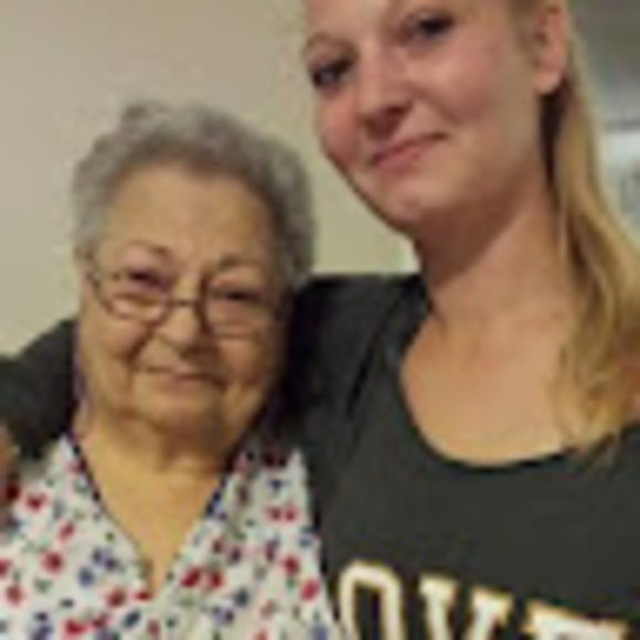 Profile Picture of Amanda Prusaczyk (@amandaprusaczyk) on Poshmark