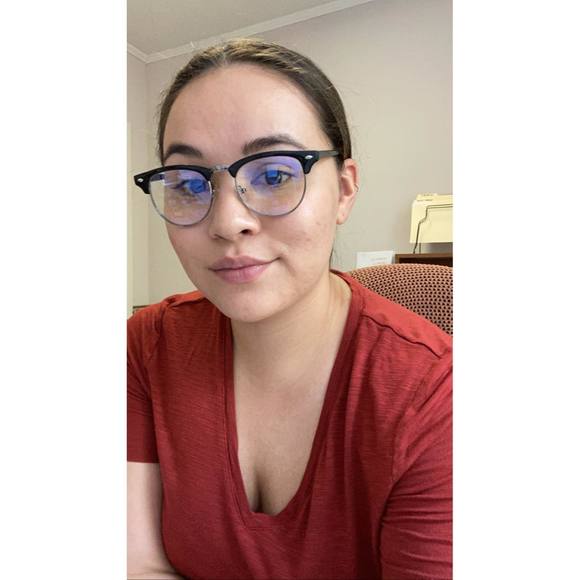 Profile Picture of Estefania Clavijo (@estefaniaxoxo) on Poshmark
