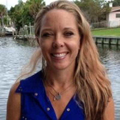 Profile Picture of Cindy Manzo (@cindysellsfl) on Twitter