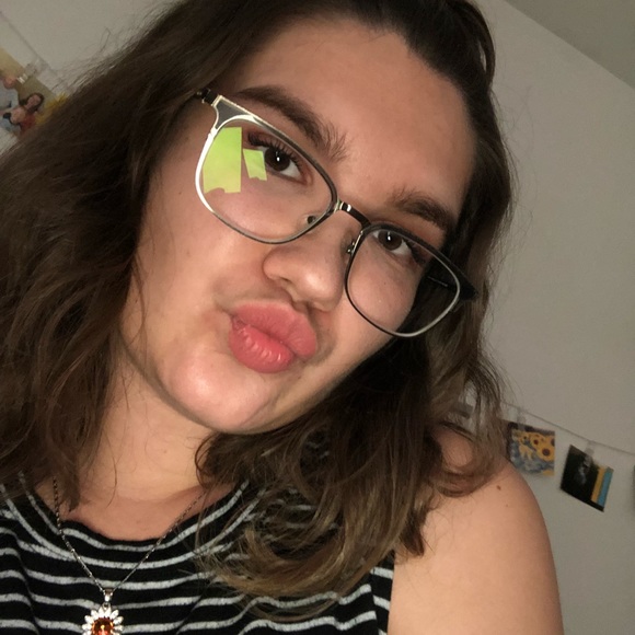 Profile Picture of Liza Morozova (@xlizveta) on Poshmark