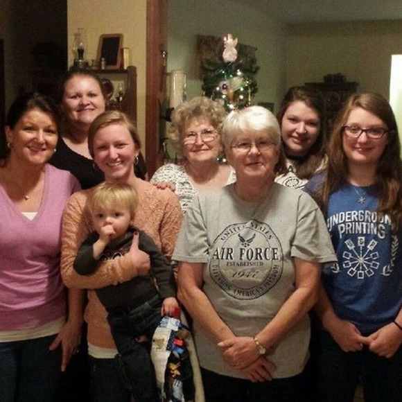 Profile Picture of Emily Sims-brown (@emmyb416) on Poshmark