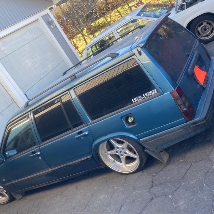 Profile Picture of emrikarkblad (@ecarkblad) on Tiktok