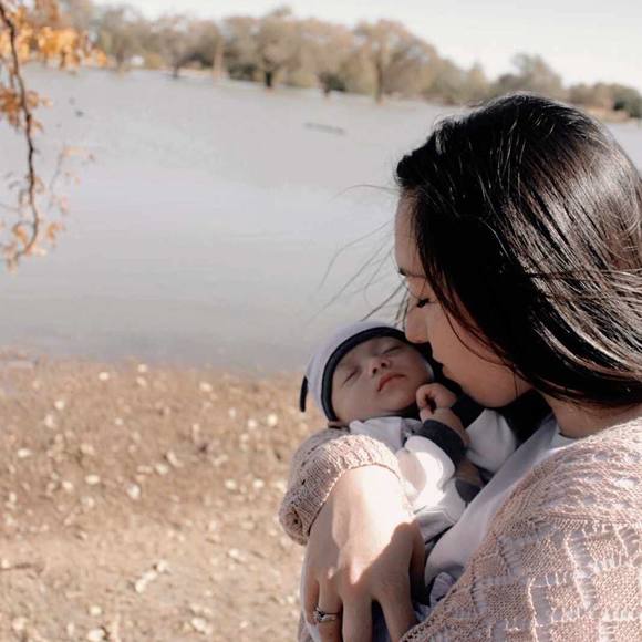 Ashley Laureles - Poshmark Profile Picture of Ashley Laureles (@a_laureles) on Poshmark