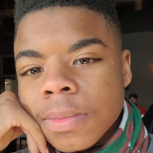 Profile Picture of Isaiah Keeling (@lzaza456) on Poshmark