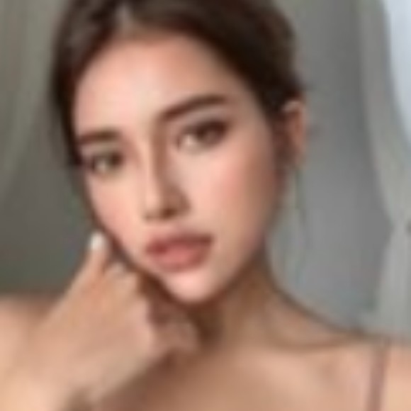 Profile Picture of Rodi James (@i6560v2gr) on Poshmark