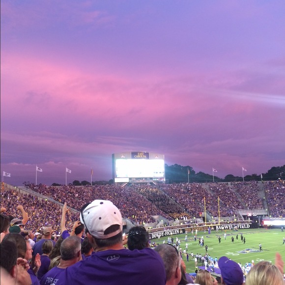 Profile Picture of Janet Batts (@battsj) on Poshmark