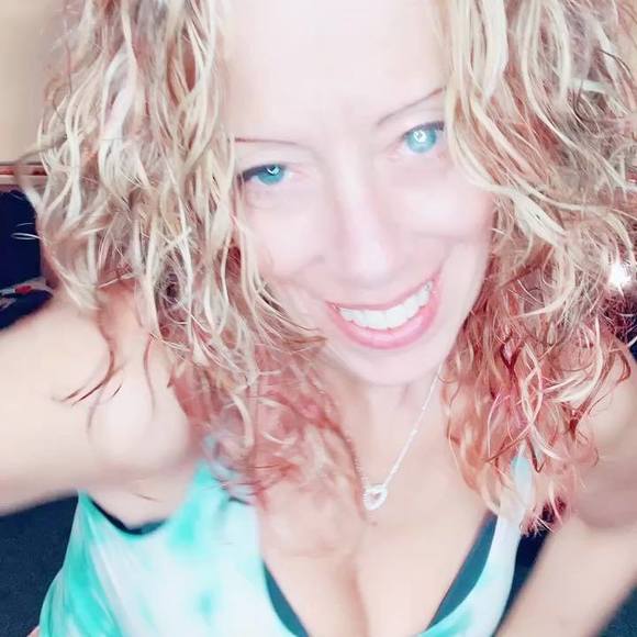 Profile Picture of Karen Riedle (@karenriedle) on Poshmark