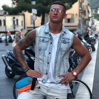 Profile Picture of Александр Погребняк (@&) on Facebook