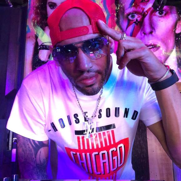 Profile Picture of Michael London (@michaellondon) on Poshmark