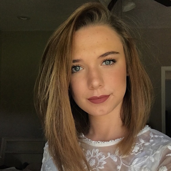 Profile Picture of Leah Triplett (@leahtriplett) on Poshmark